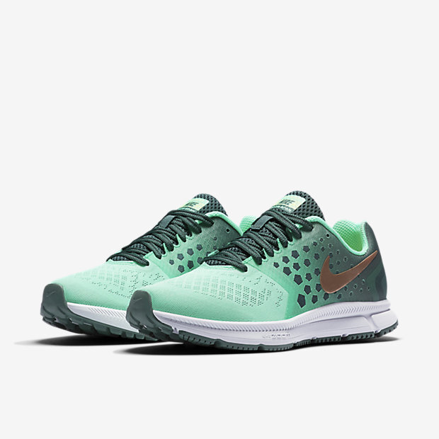 کفش دویدن و پیاده‌روی زنانه نایک