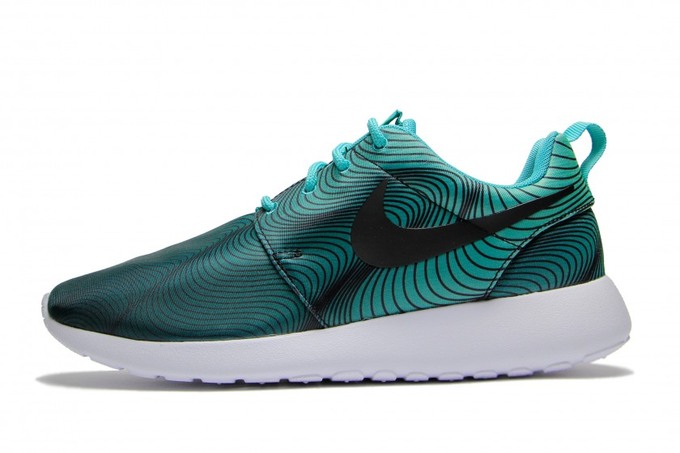 کفش دویدن و پیاده‌روی زنانه نایک