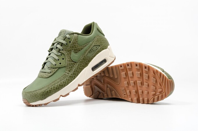 کفش دویدن و پیاده‌روی زنانه نایک