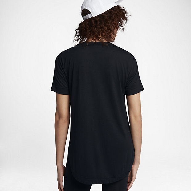 تی شرت ورزشی زنانه نایک