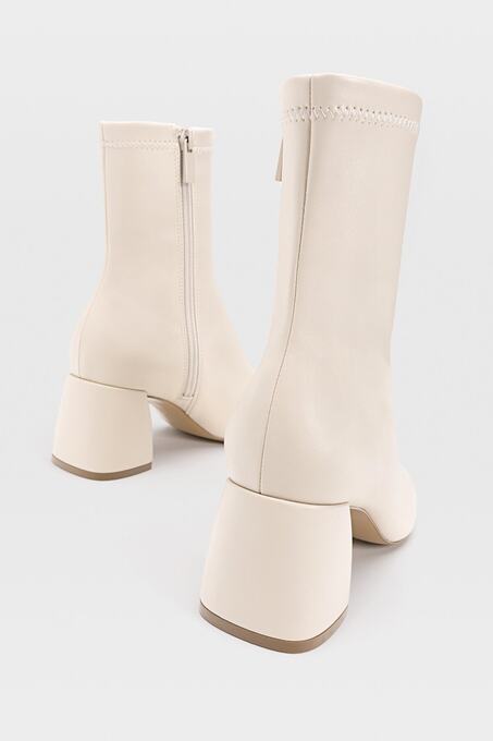 بوت زنانه استرادیواریوس