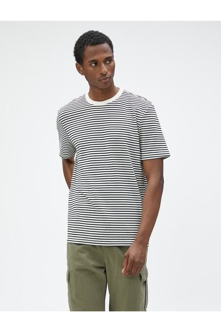 تی شرت آستین کوتاه مردانه کوتون