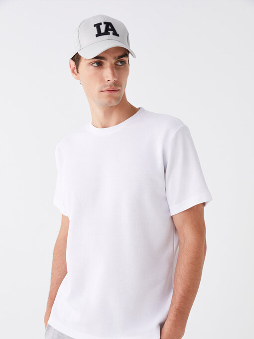 تی شرت آستین کوتاه سفید تی شرت آستین کوتاه مردانه ال سی وایکیکی