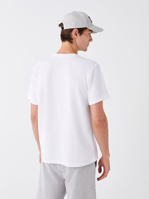 تی شرت آستین کوتاه سفید تی شرت آستین کوتاه مردانه ال سی وایکیکی