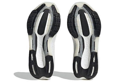 کفش دویدن و پیاده‌روی زنانه ادیداس