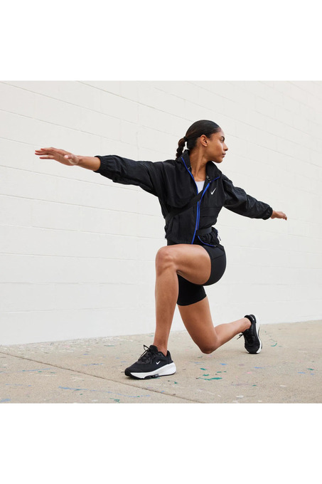 کفش دویدن و پیاده‌روی زنانه نایک