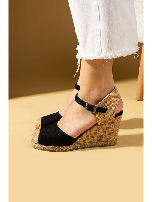 صندل و دمپایی زنانه ال سی وایکیکی