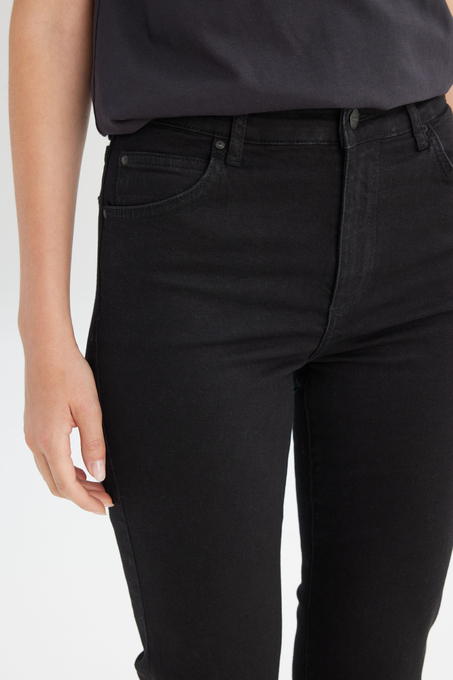 شلوار جین زنانه رانگلر