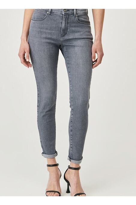 شلوار جین زنانه رانگلر