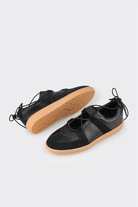 کتانی (اسنیکرز) زنانه اله