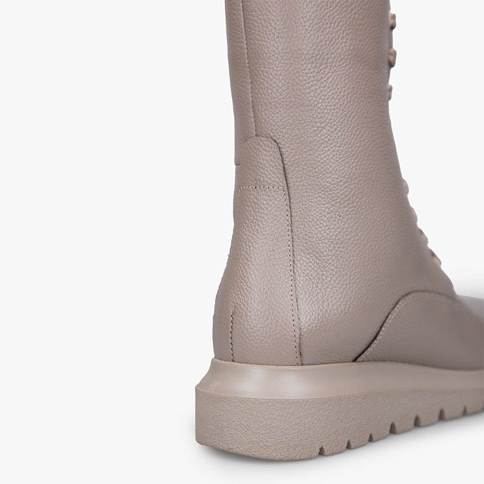 بوت زنانه برتونیکس